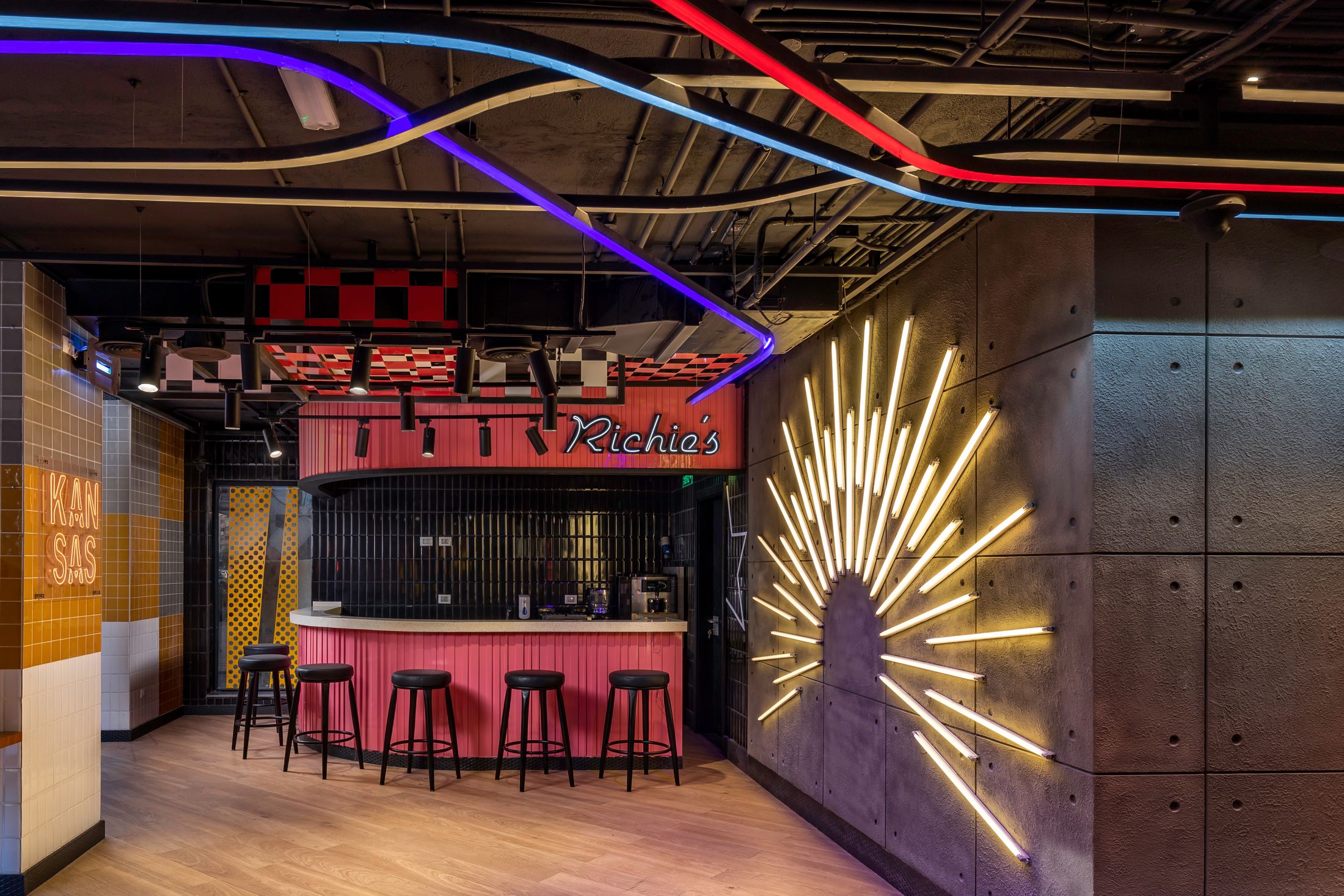 Kansas Fried Chicken — Mohndssien — Xforms Studio